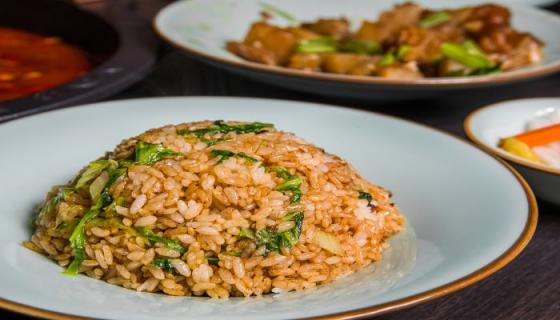 梦见吃蛋炒饭是什么意思 梦见吃蛋炒饭是什么预兆