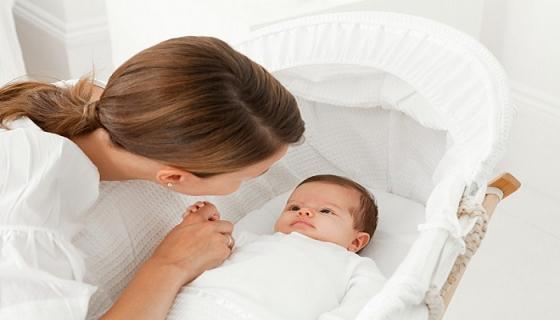 梦见给孩子喂母乳流出