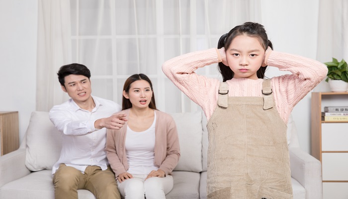 梦见爸爸打我打得很凶
