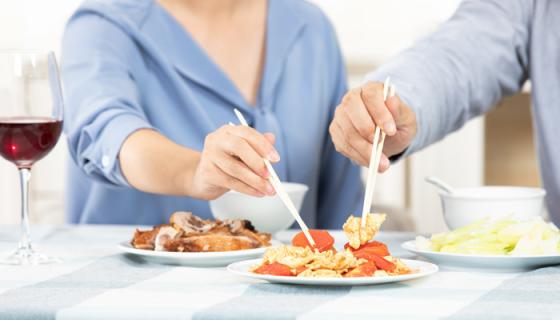 梦见在外面混饭吃