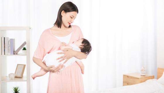 梦见抱女婴是什么意思