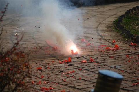 梦到了放爆竹是好的征兆吗