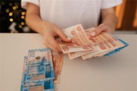 梦见别人向自己要钱怎么样