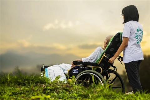 梦见要死的人有什么意思