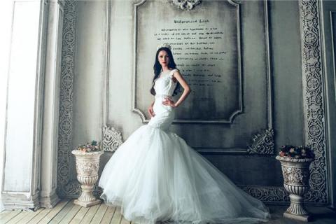 梦见买婚纱什么寓意