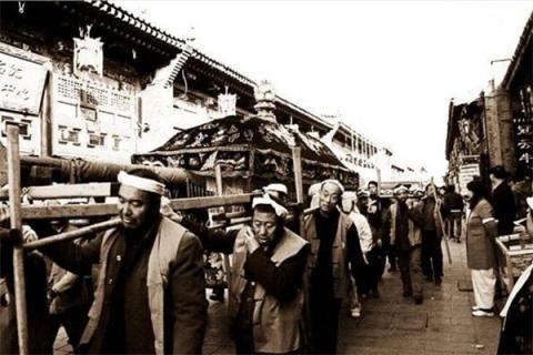 梦到了抬丧什么寓意