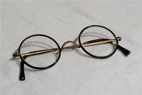 梦到丢眼镜意味着什么