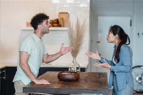 梦见喜欢的人吵架代表着什么