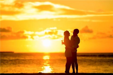梦到老婆和别的男人在一起是什么意思