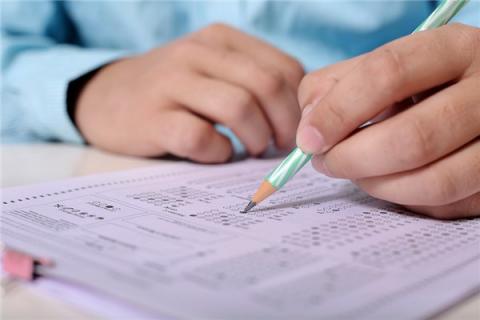 梦到了同学考试是什么意思