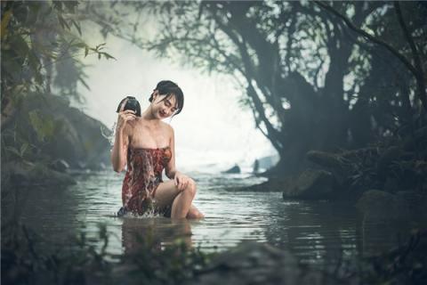 梦见坐在水里意味什么