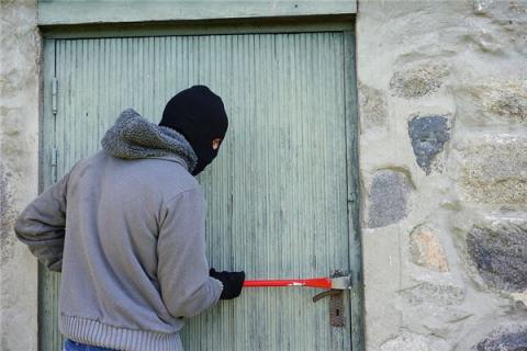 梦到了陌生人入室好不好