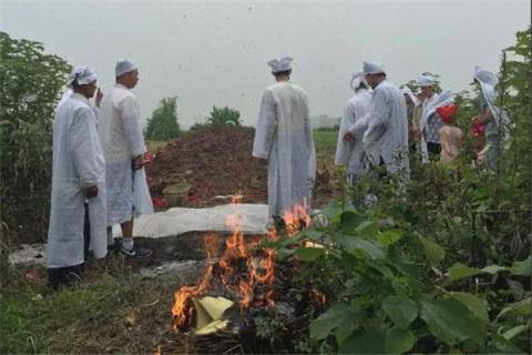 梦见白事宴有什么意思