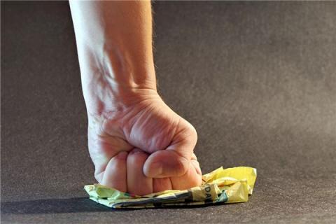 梦到了丈夫打人有何寓意