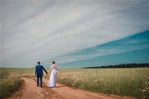 梦见老婆外面有人是啥预兆
