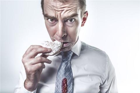 梦到吃别人的东西是啥意思