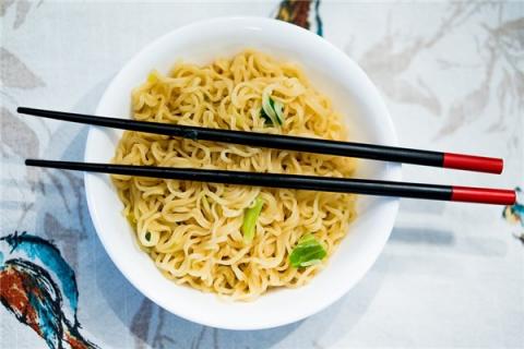 梦见一碗面条有什么预示吗
