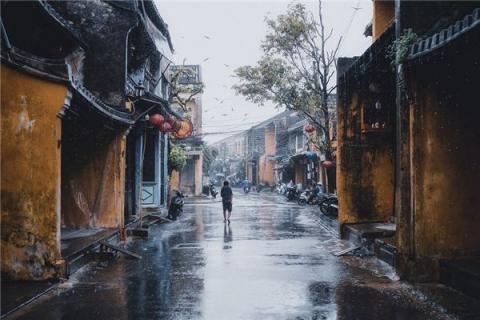 梦见雨水进家代表什么