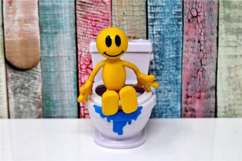 梦到拉屎尿意味着什么