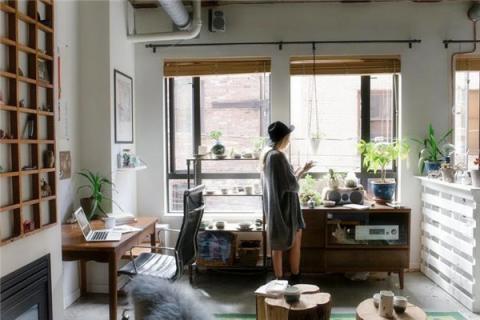 梦到了好久不在家有人进来住意味着什么