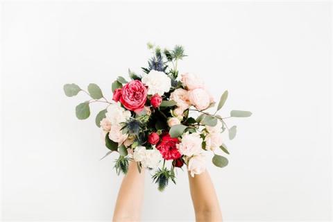 梦到了有人向我女人送鲜花怎么样
