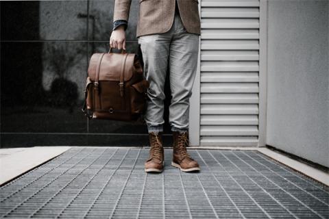 梦见衣服有油是什么意思？