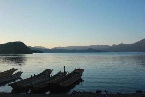 梦见去河里游泳是什么意思